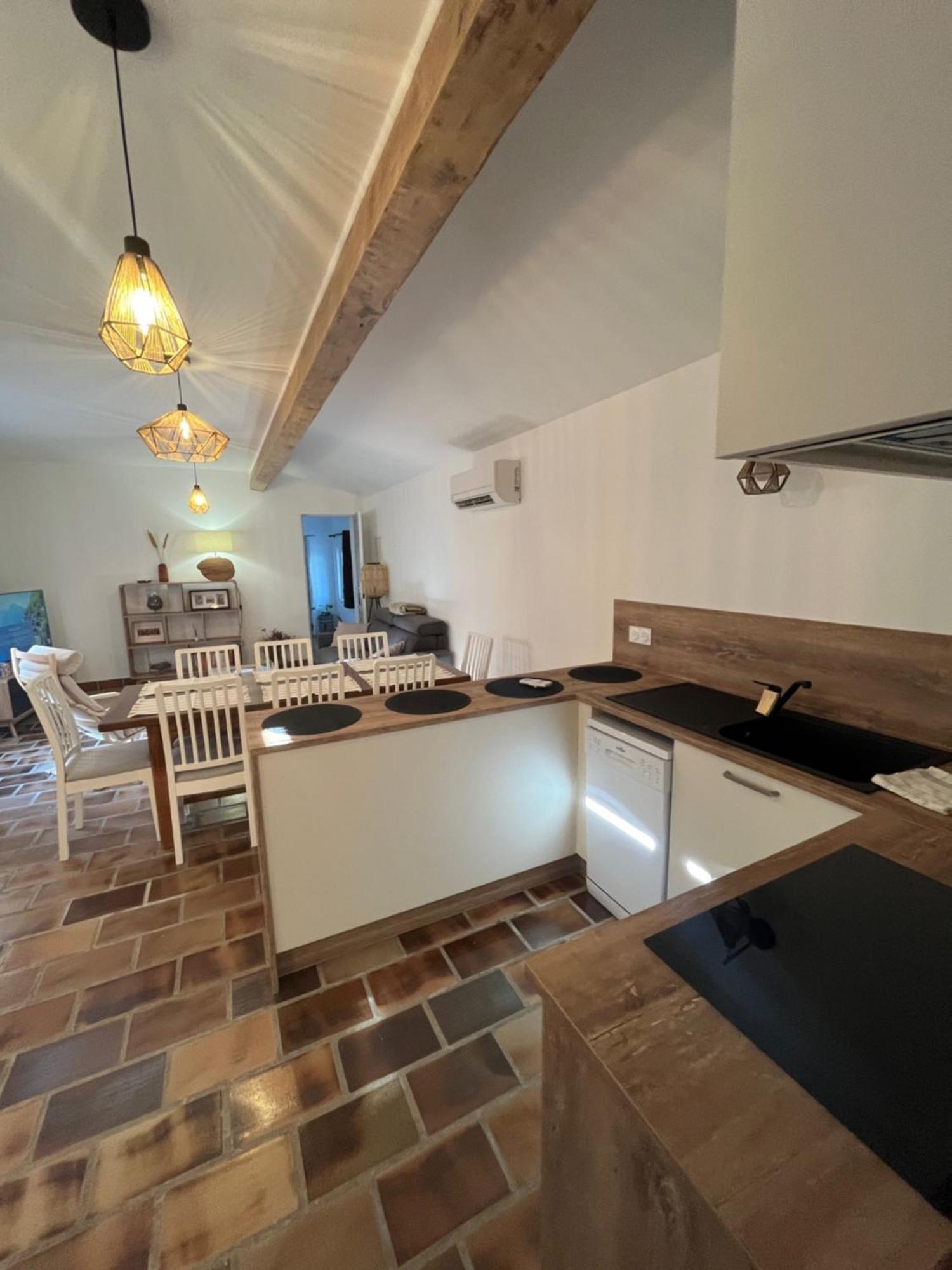 Gite En Provence Dans Grand Jardin Avec Piscine Partagee Cornillon-Confoux Luaran gambar