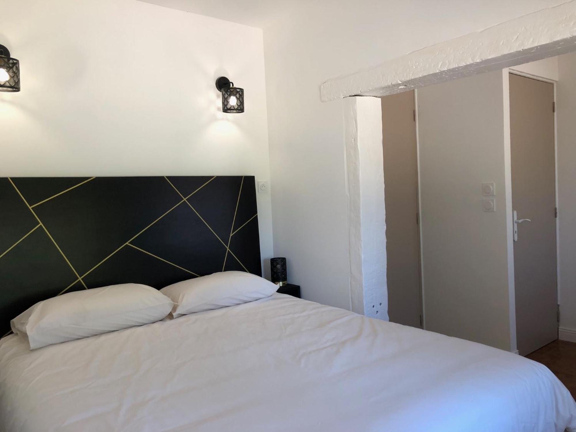 Gite En Provence Dans Grand Jardin Avec Piscine Partagee Cornillon-Confoux Luaran gambar